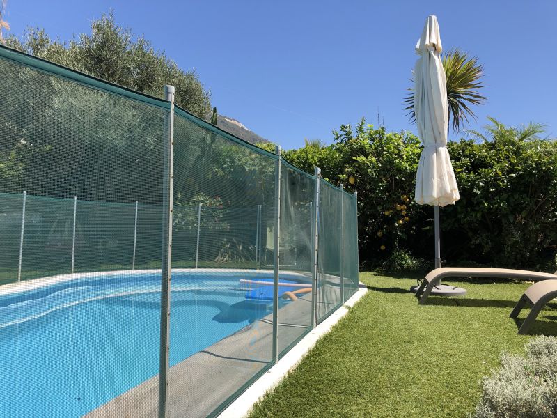 Mesh Pool Barrier Installation detail